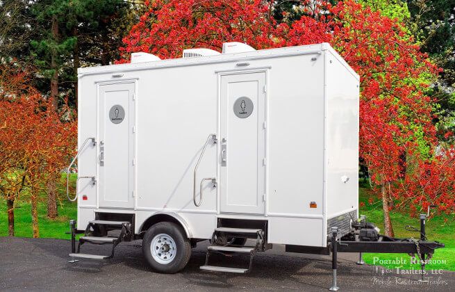 Luxury restroom trailers